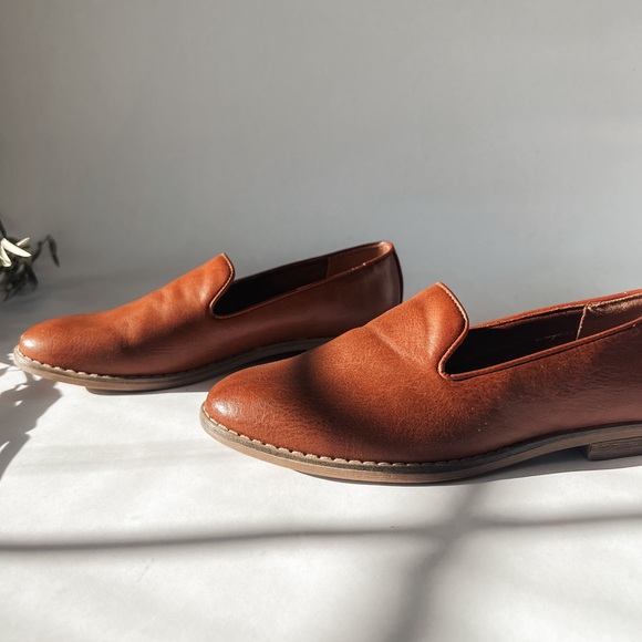 Women’s Loafers - Picture 2 of 5